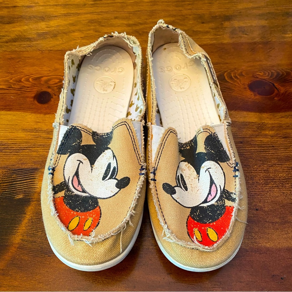 Crocs Disney Mickey size 8 women’s